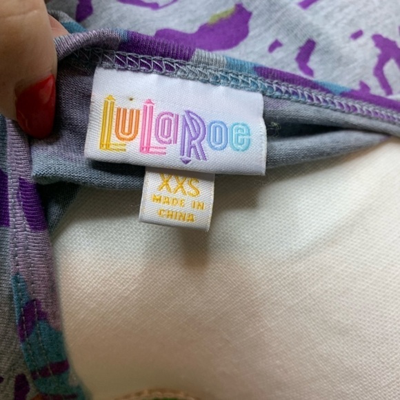 Lularoe Woman XXS Long Short Sleeve Multi Colored Shirt - Picture 8 of 9